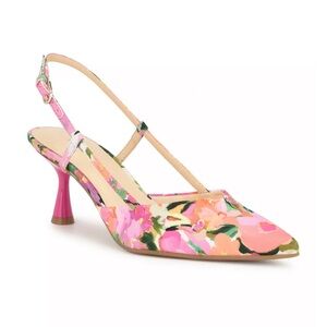 Size 6. Nine West Pink Floral Slingblack Pumps. Worn once